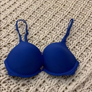 Victoria Secret Royal blue plunge pigeonnant 32d
